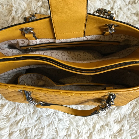 πβ¨ GUESS PURSE AND MATCHING WALLET SET - Picture 3 of 11